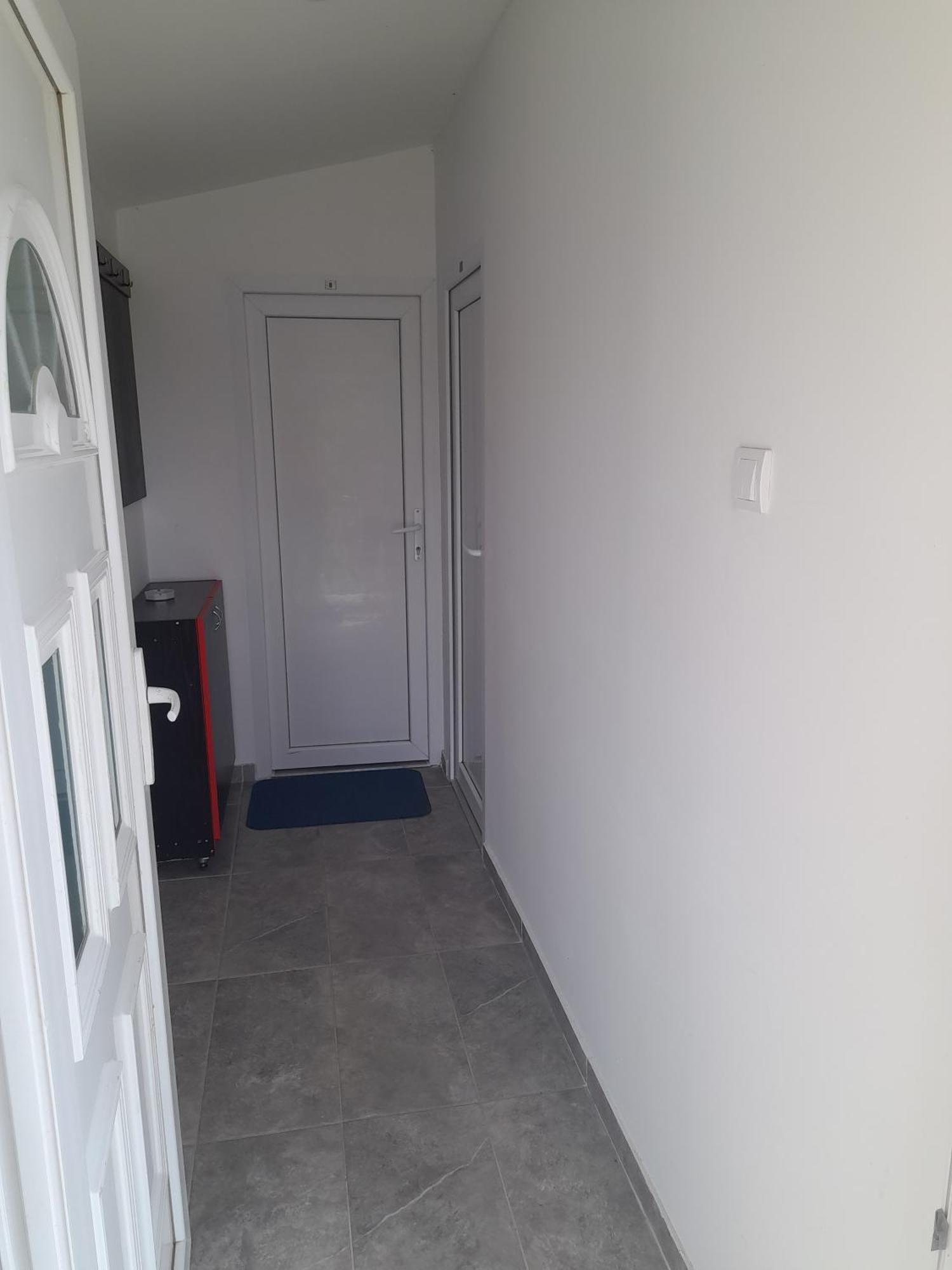 Libero Apartmani Surcin Bagian luar foto