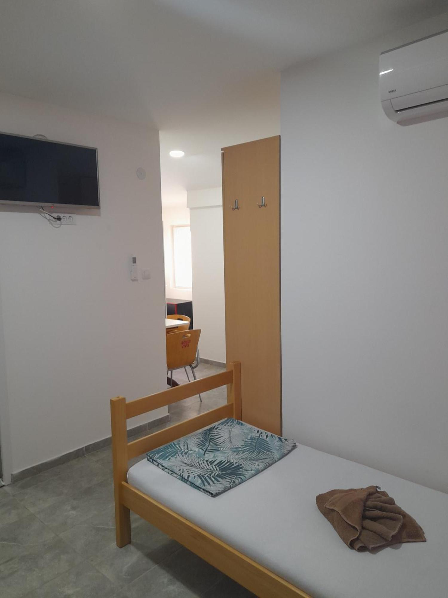 Libero Apartmani Surcin Bagian luar foto