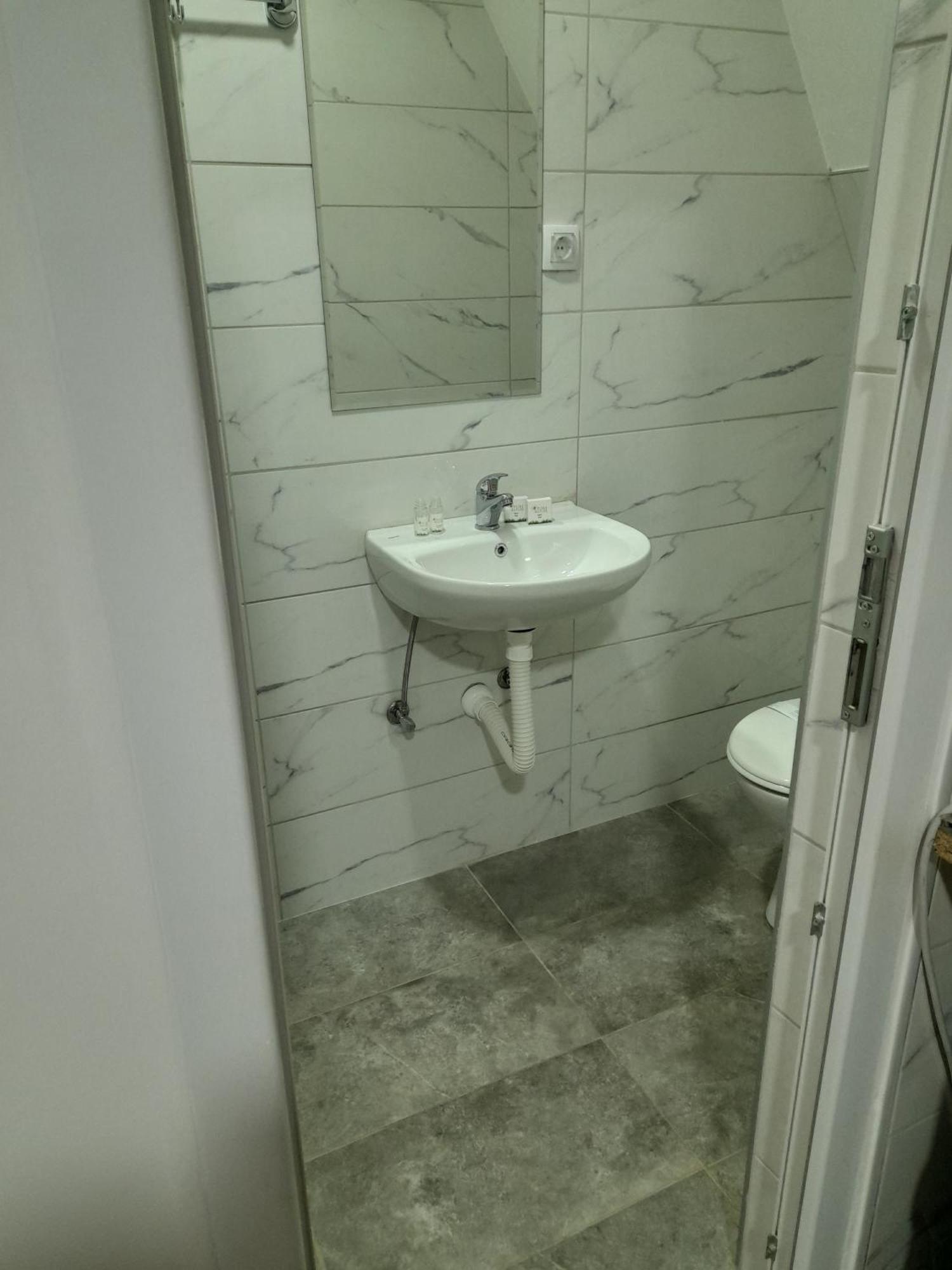 Libero Apartmani Surcin Bagian luar foto