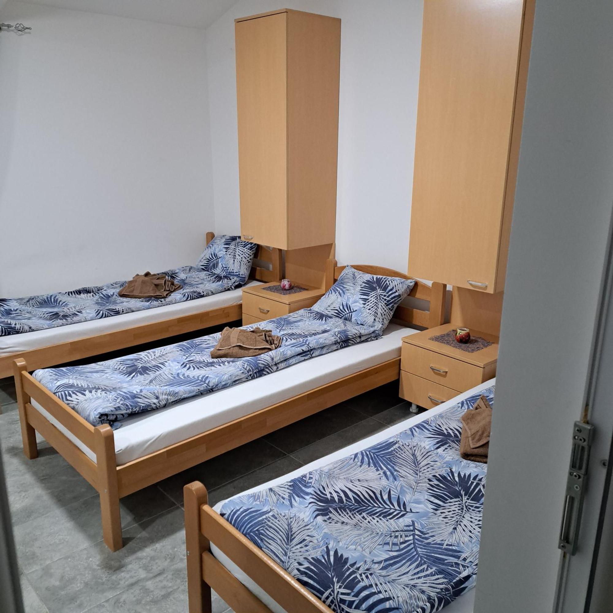 Libero Apartmani Surcin Bagian luar foto