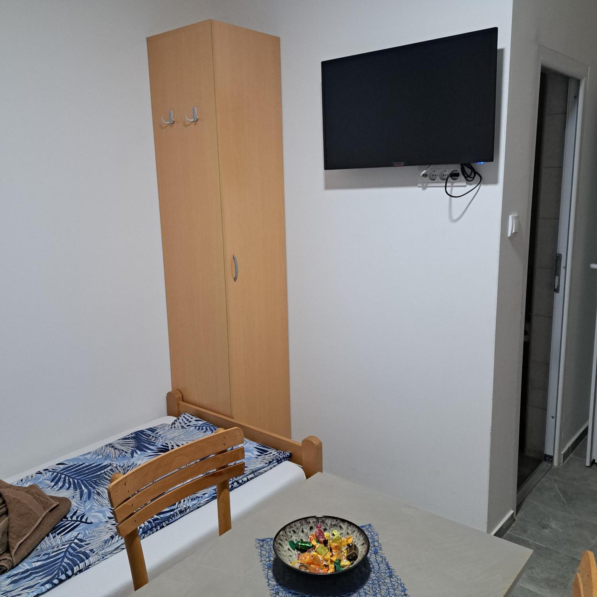 Libero Apartmani Surcin Bagian luar foto