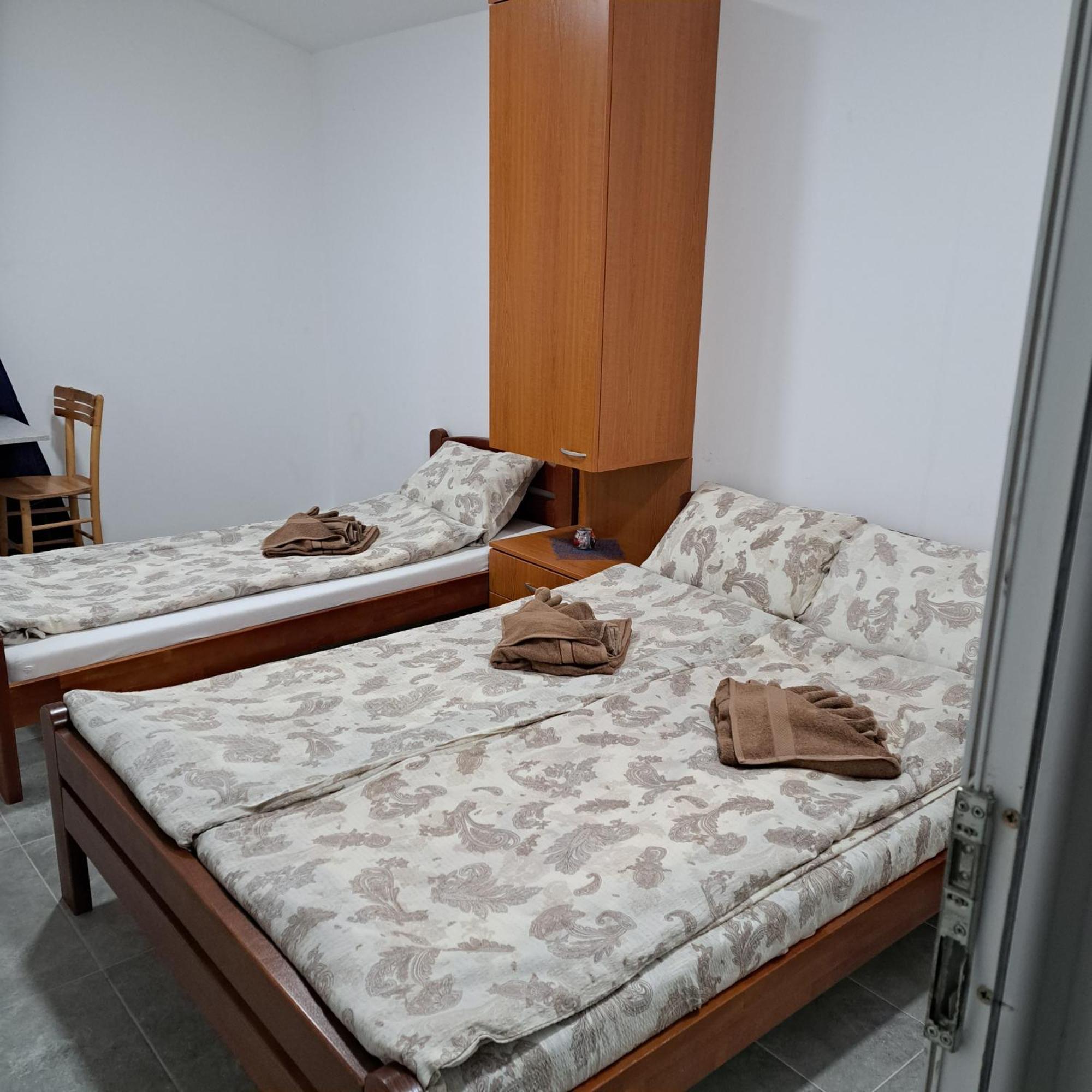 Libero Apartmani Surcin Bagian luar foto